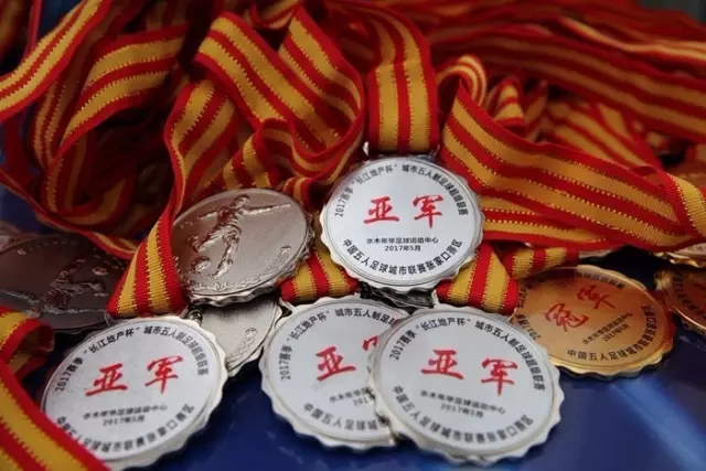 往事不堪回首！哈兰德职业生涯前16场比赛0球0助